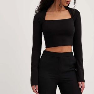 Elegant Black Long Sleeve Crop Top